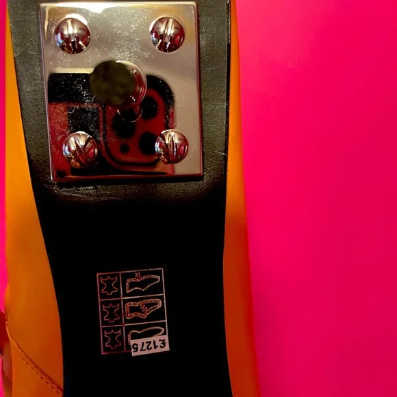 💛✨ BALENCIAGA Calf Skin Belt Bootie - Size 40.5/10 - Picture 9 of 9